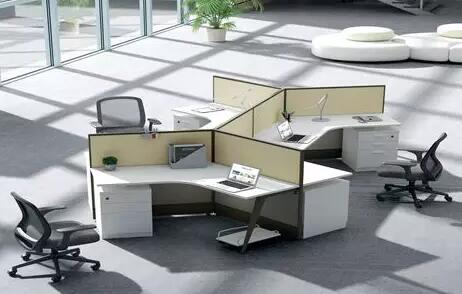 公司辦公桌為什么要帶屏風，辦公屏風的優(yōu)勢